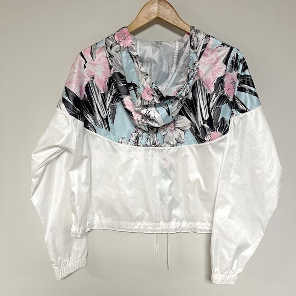 NEW Nike Hyper Windrunner Jacket - Picture 10 of 15